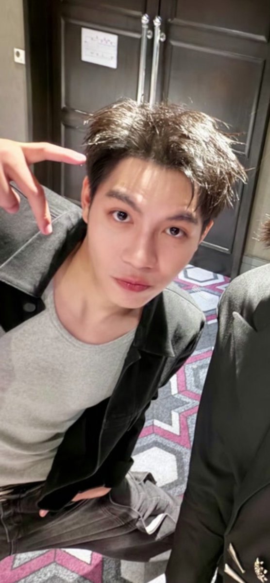 scarskieee's tweet photo. Yo, Why does he looks like my boyfriend? 💭

DrAlly SPECIAL TIME WITH FIRST
#DrAllyxFirst #Firstkanaphan https://t.co/rZQFJURkNT