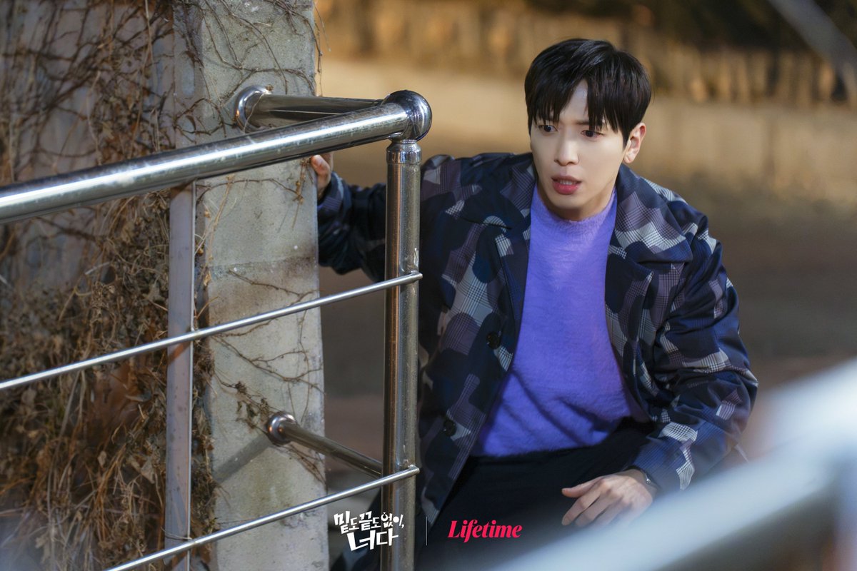cnblueIeader's tweet photo. A little wave before the romance and chaos begin 👋 https://t.co/U33gidDWcj