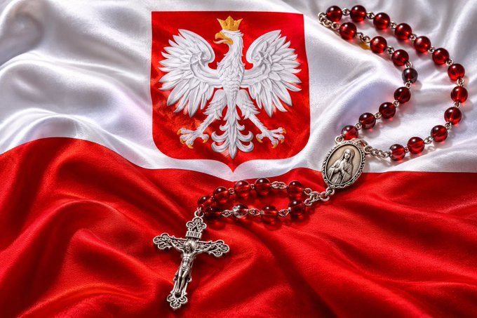 sojkapitan's tweet photo. @claudiaaict Kocham moją Polskę ♥️♥️♥️🇵🇱
Pozdrawiamy Braci i Siostry z Europy i Całego Świata. 
W imię Jezusa Chrystusa zwyciężymy ✌🏻💯♥️🇵🇱 https://t.co/BGBjdAq3gV