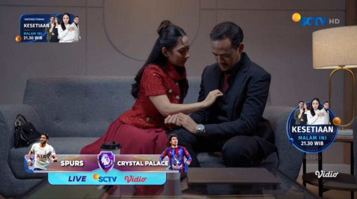 yycacaw's tweet photo. Asikk dehh sekarang udah ada yg benerin dasi yang selalu miring ituu 😀🤏🏻

#wcyl
#WCYLEps117 https://t.co/JQJx3G3eQq