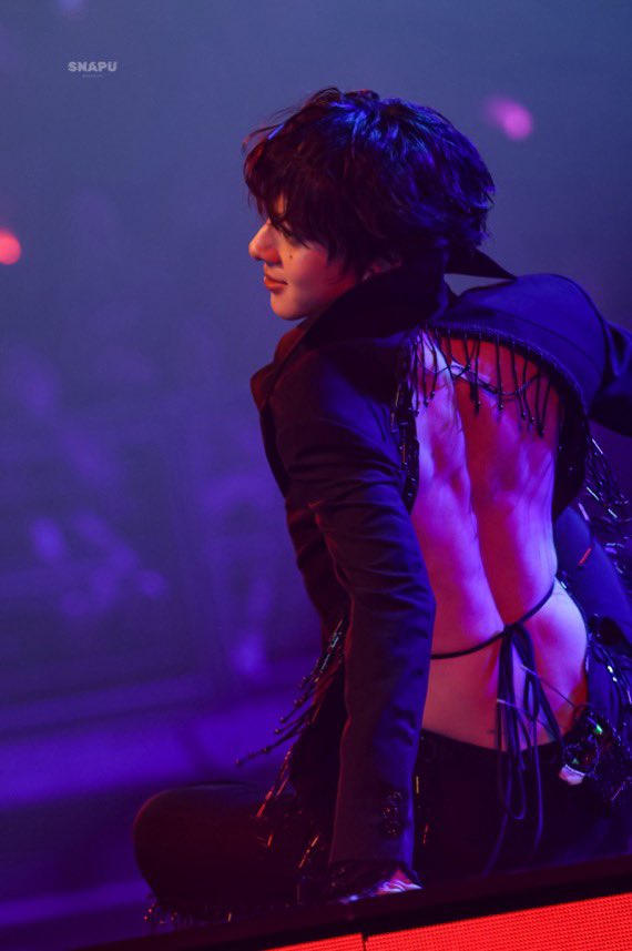 auraofsophi's tweet photo. appreciation post for nunew’s sexy back 🫦 https://t.co/0KEfHg4IiY