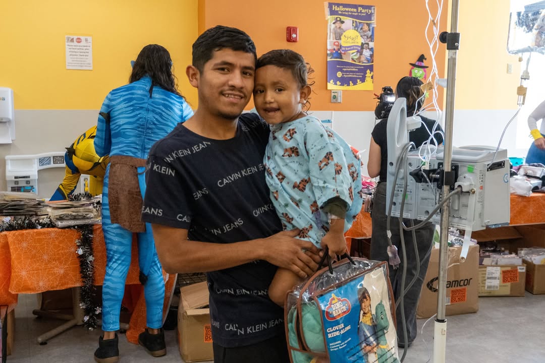 stxhealthsystem's tweet photo. A Boo-tiful Surprise: #Halloween came early at #STHSChildrens! Thanks to @SpiritHalloween, young patients enjoyed costumes, crafts, games &amp; more during a special pre-Halloween party designed to bring smiles &amp; a little normalcy to their hospital stay. #SpiritOfChildren https://t.co/OfcVq7Zkhw