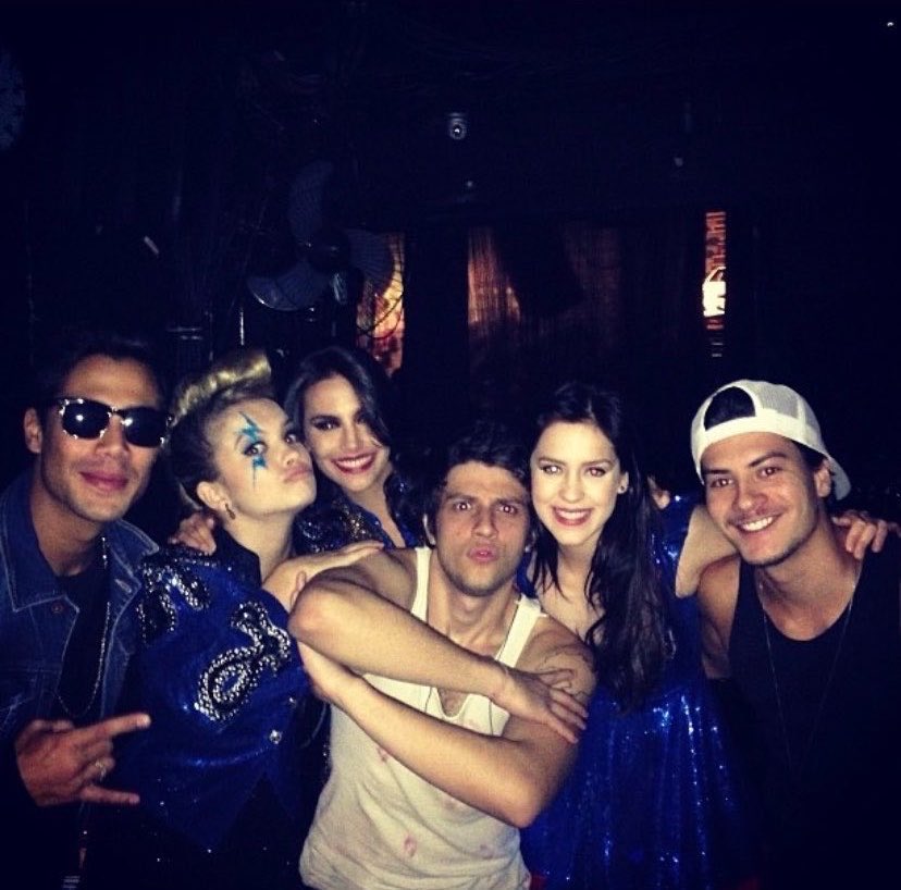 sweatzacky's tweet photo. rebeldes pra sempre https://t.co/Z29DlPLT1J