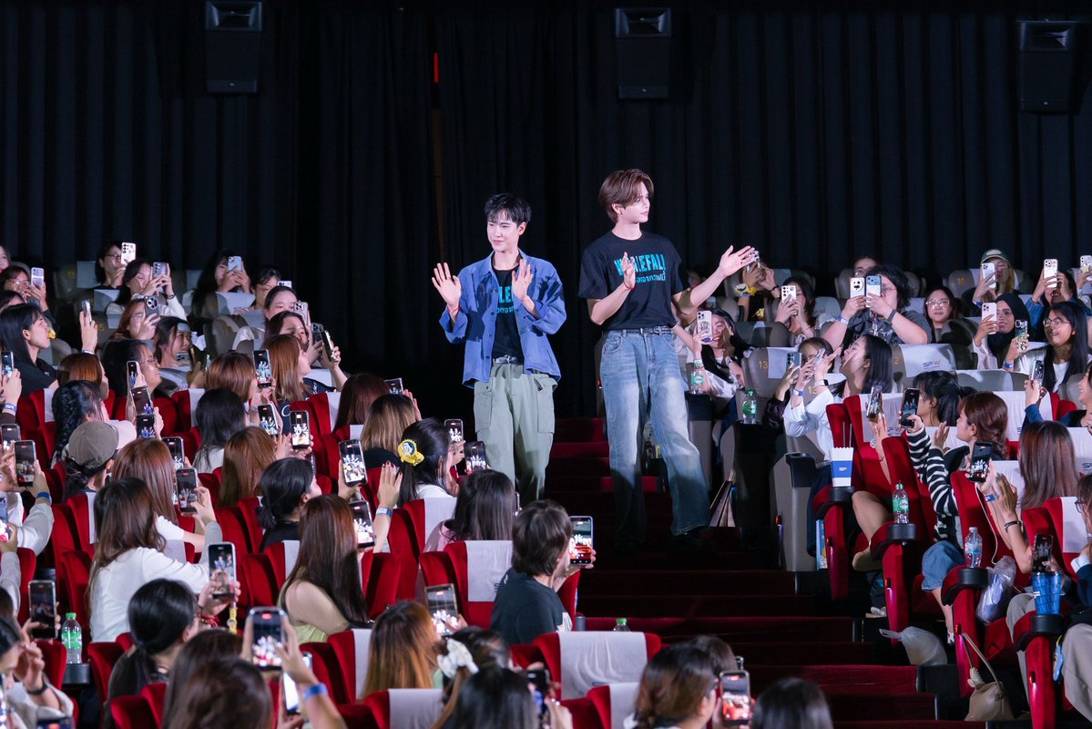 WeLoveSF's tweet photo. 🐳💥 วาฬนี้มีแต่ความสนุกสุดประทับใจ 🫶
กับ JUNIOR, MARK, JUMMO ในรอบพิเศษ #SFFriendsScreening WHALEFALL ที่ SFW เซ็นทรัลเวิลด์ โรงภาพยนตร์ WORLD MAX CINEMA

📸ผู้โชคดีสามารถดาวน์โหลดภาพ GROUP PHOTO ได้ตั้งแต่วันนี้ - 26 ต.ค. 69
คลิกดาวน์โหลดภาพที่ 👉 https://t.co/PuiskR8R4s

นโยบายข้อมูลส่วนบุคคลเพื่อการประชาสัมพันธ์
ของบริษัท ฯ 👉 https://t.co/0r6bllYIvm

เงื่อนไขเป็นไปตามที่บริษัทฯ กำหนด

#junniorrs #markjrtn #JUMMO
#SFxJuniorMarkJummo
#SFxWhalefall
#SFgenCinema
#ดูหนังที่SF
#SFcinema 🍿❤