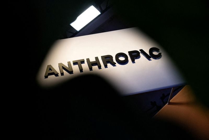 GuidoBrera's tweet photo. Circa il 20% dei prestiti private credit al software e ai settori collegati scade nei prossimi due anni. Intanto, Anthropic vuole destinare il 5% delle sue azioni a un nuovo Public Benefit Fund.
Ne abbiamo parlato in #BlackBox: https://t.co/s9WAI3niQY https://t.co/tHQFrJHD0G