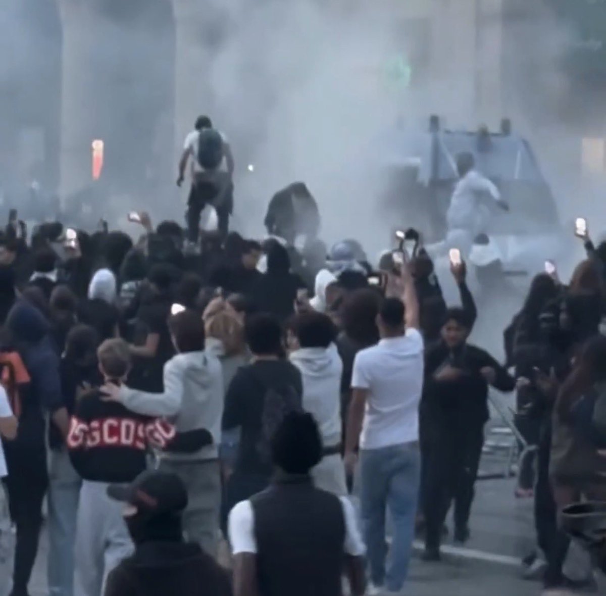 instablog9ja's tweet photo. Protests over rising cost of living turn v+olent as students smash cars and br£ak shop windows in Milan, Italy https://t.co/TEQvpqgwd7