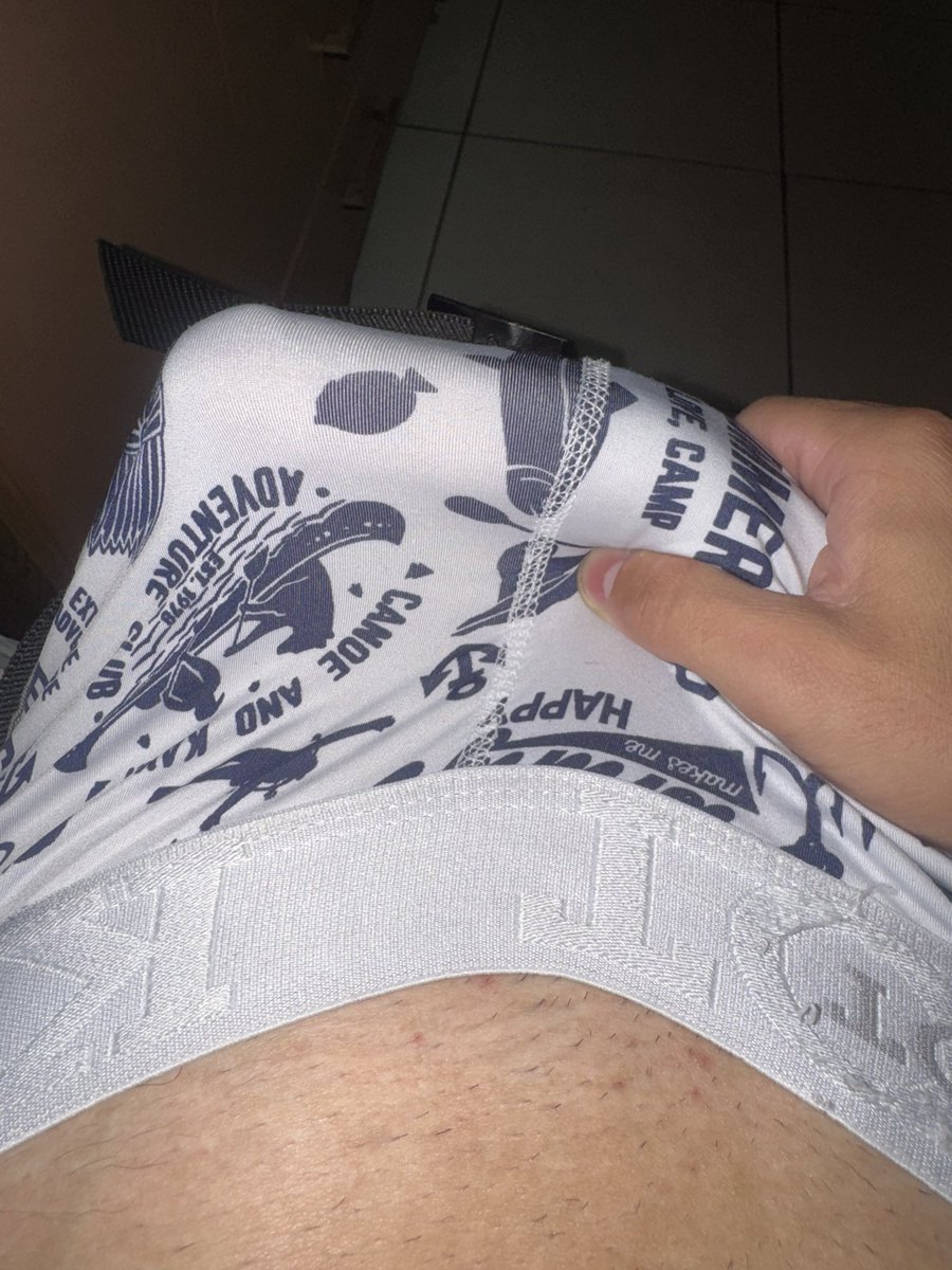 Adriano63239124's tweet photo. To cheio de tesao acumulado aqui, a próxima vai ser um gozando pra vocês suas safadinhas 😈😈😈🍑💦💦💦💦 https://t.co/eGfUmYEZYc