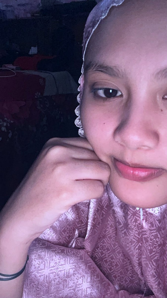 IndahPermannyx's tweet photo. ngelonte enak banget ternyata 🥵
#pejuh #kontolin #hijab https://t.co/aFujYfU6rk