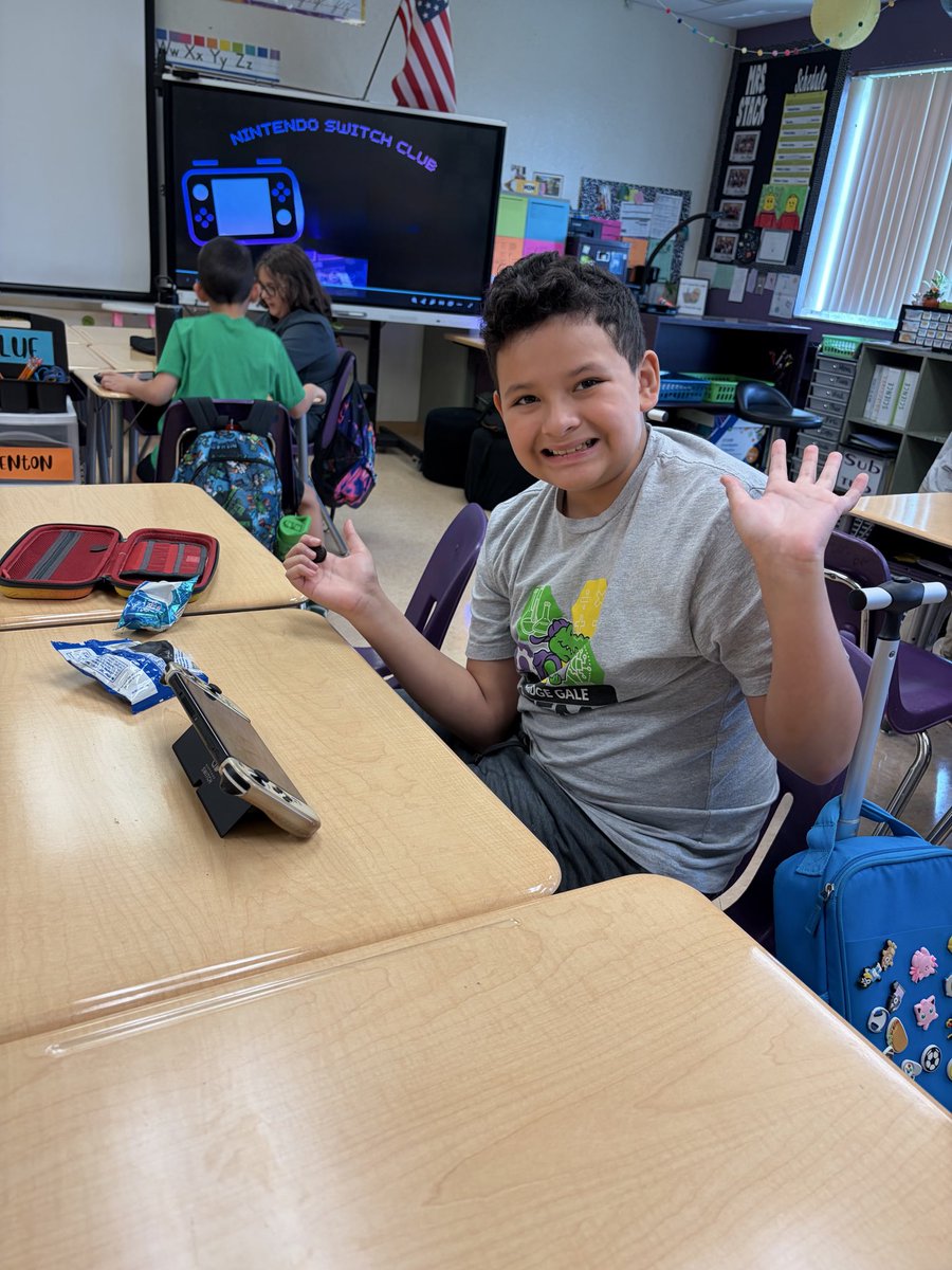SamStack165's tweet photo. Nintendo Switch Club is off to an epic start! @ElbridgeGaleES @elbridgegaleart https://t.co/Bt8u7zKCpF