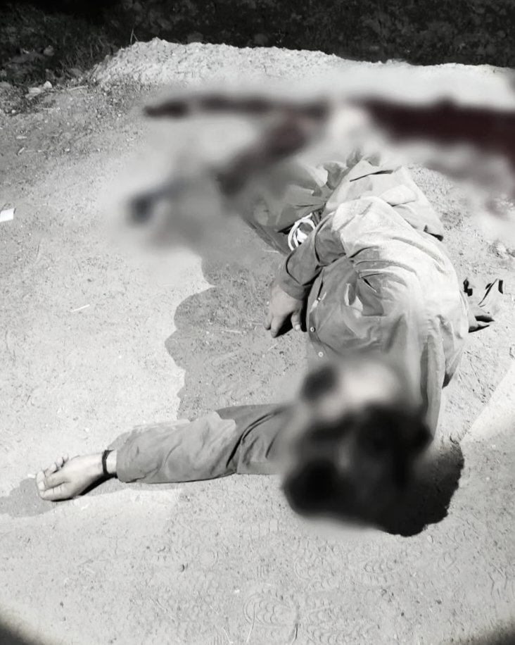 BannuPoliceX's tweet photo. بنوں: تھانہ صدر پولیس کی منشیات فروشوں کے خلاف کارروائی، فائرنگ کے تبادلے کے بعد 15 مقدمات میں ریکارڈ یافتہ مجرمِ اشتہاری قاضی فہد زخمی حالت میں گرفتار، 55 گرام آئس اور پستول برآمد۔
ملزم کے فرار ساتھیوں کی گرفتاری کے لیے چھاپے جاری ہیں۔ بنوں پولیس جرائم کے خاتمے کے لیے پُرعزم ہے۔ https://t.co/oTjFPWgZxy