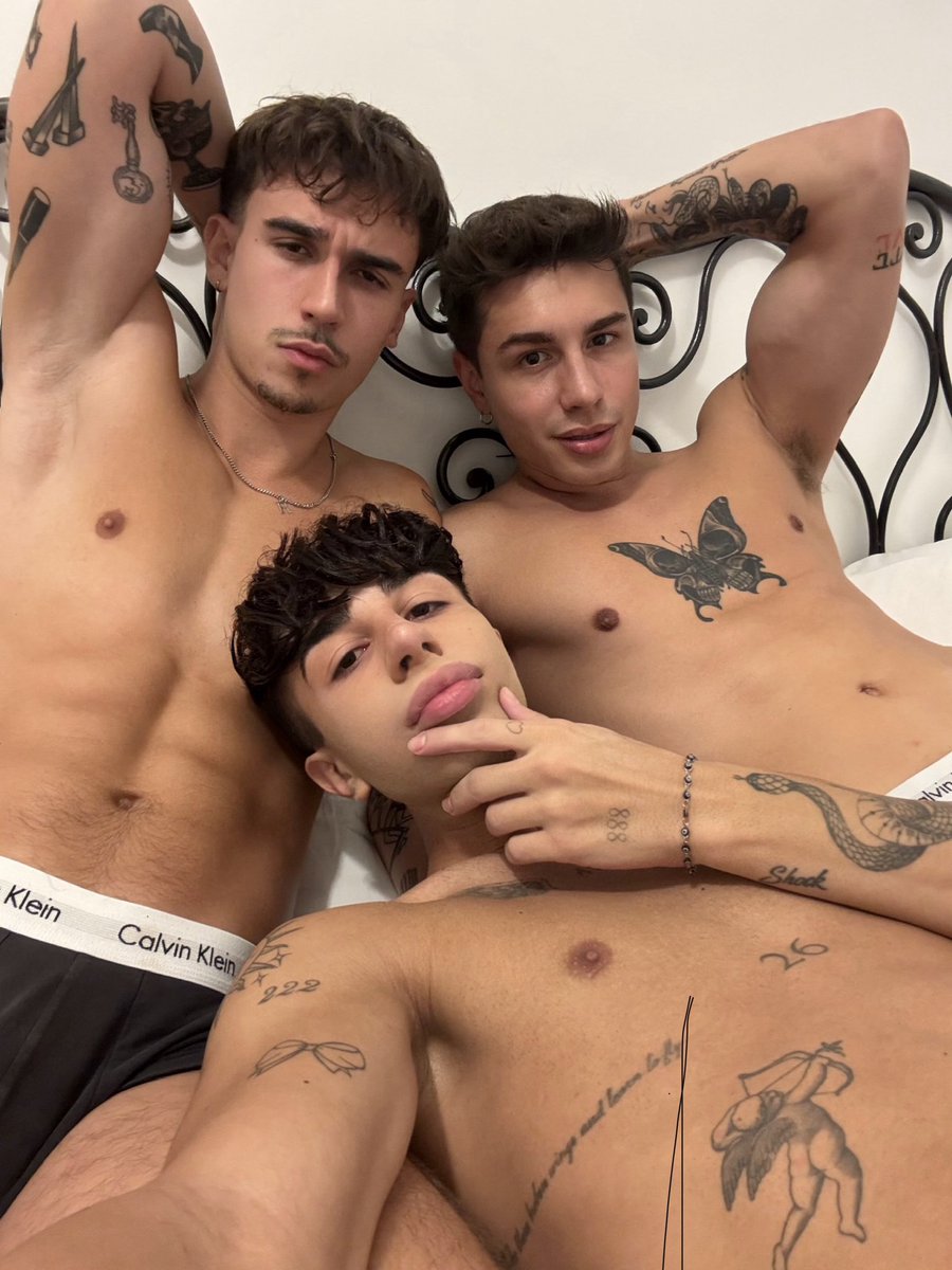 _alessiospera_'s tweet photo. NEW VID OUT NOW! 👅

FREE ACCESS 🎁 link in bio or in the first comment 👅

I caught two of my friends fucking and joined in. For the first time, Mauro took two big cocks in his tight little ass. 🍆💦 https://t.co/6KHxwCGzl0
