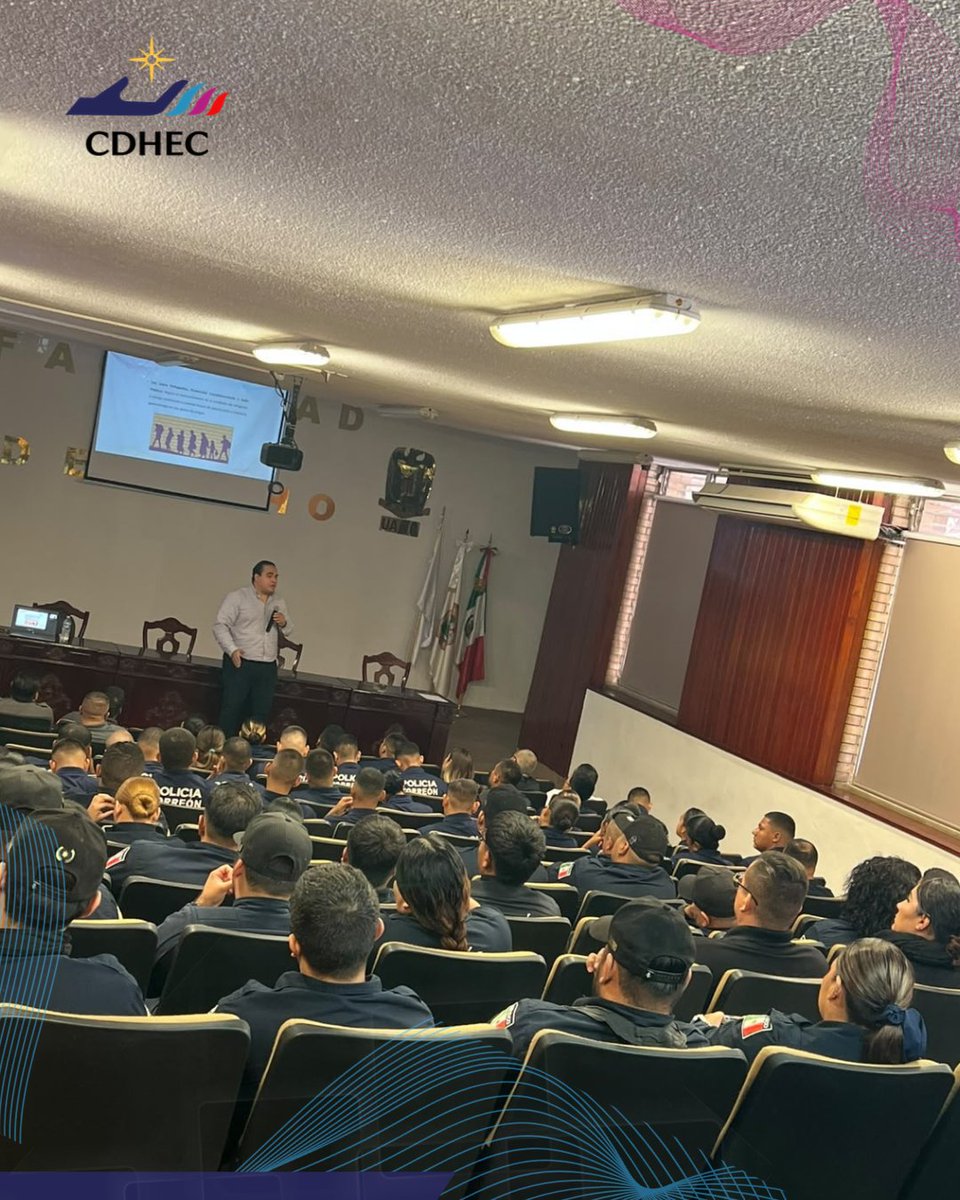 CDHEC's tweet photo. La capacitación abordó el tema “Marco conceptual general de los Derechos Humanos y Grupos en situación de vulnerabilidad”, con el propósito de fortalecer el respeto a los derechos humanos y promover un trato digno e incluyente en el ejercicio de la función policial.

#DDHH 
2/2 https://t.co/O4gKxx7O19