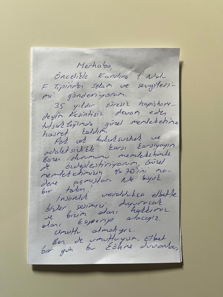 srcndede's tweet photo. 35 Senedir Cezaevinde bulunan Sevgi Saymaz: 

“İnsanlık var oldukça elbette bizler sesimizi duyuracak ve bizim olanı koparıp alacağız. Umutlu olmalıyız. Ben de umutluyum. Elbet bir gün bu köhne duvarları geçip özgürlüğüme kavuşacağım.

Bu anlamda sesime ses olmanızı istiyorum.” https://t.co/vIyQ6F35vt