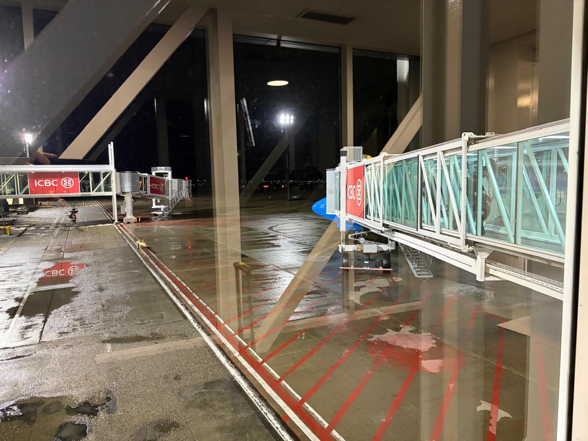norabar's tweet photo. ¡Buen lunes! Hoy en Rio Gallegos para participar en el Encuentro de Investigadores, Becarios, Ayudantes y Tesistas de la Patagonia Austral 😍  🌧️⛈️🌧️ 13º de máx. https://t.co/0VegnV9kB5