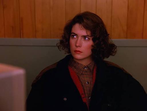 katryn0_'s tweet photo. hair’s kinda giving donna hayward twin peaks pilot today https://t.co/TXB5ecgRkL