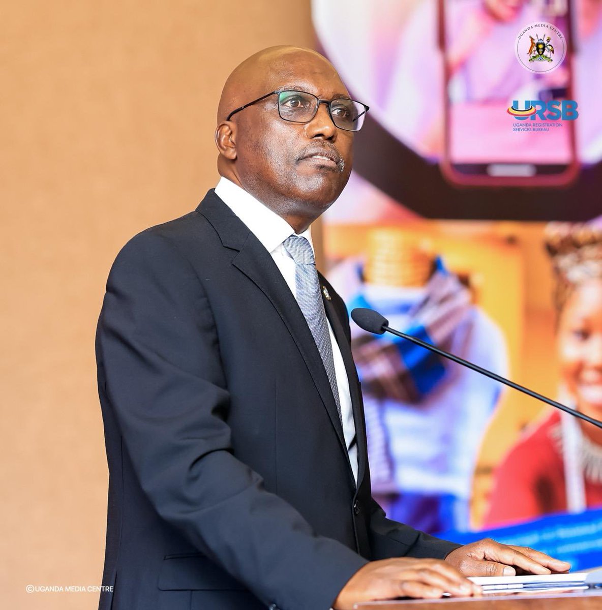 NatureebaB14244's tweet photo. Director General of the African Regional Intellectual Property Organization,@BemanyaT highlighted that global recognition alone does not guarantee creators fair remuneration or bargaining power.
#ARIPOAt50 | #URSBCopyright . @kasujja https://t.co/VWY3zfzVb1