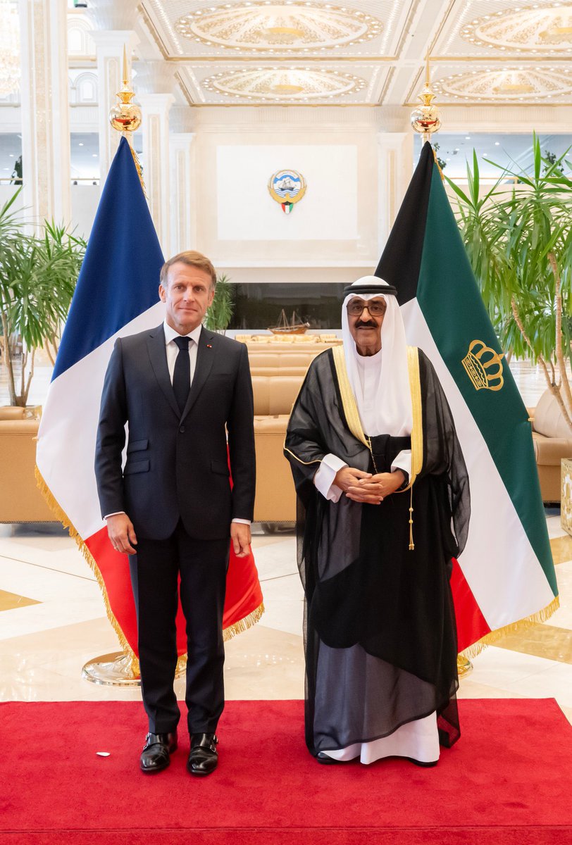 mobashernewss's tweet photo. صاحب السمو أمير البلاد الشيخ مشعل الأحمد الجابر الصباح يقيم مأدبة غداء على شرف الرئيس إيمانويل ماكرون رئيس الجمهورية الفرنسية الصديقة والوفد الرسمي المرافق له 

- وذلك بمناسبة زيارته الرسمية للبلاد

- https://t.co/tJdMds7MNS