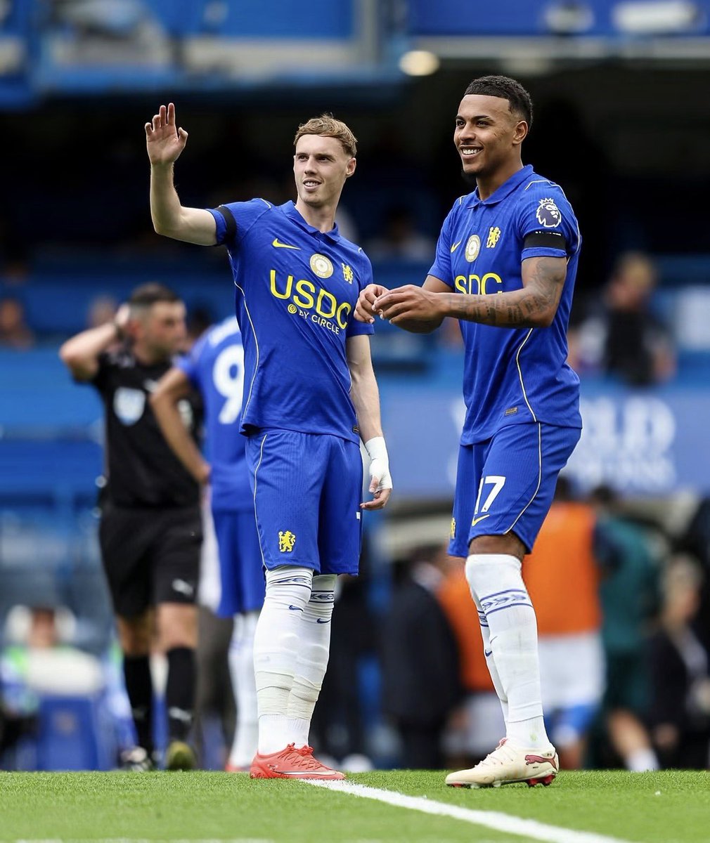 speedlne's tweet photo. 🚨🔵BREAKING: Alex Scott prefers Chelsea over Liverpool, according to reports.

The Bournemouth midfielder reportedly wants to play alongside the likes of Cole Palmer and Morgan Rogers at Chelsea. 

Liverpool could miss out if Chelsea make their move.

[TEAMtalk] https://t.co/5xSZzhC0bG