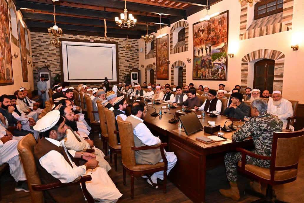 faridjmc's tweet photo. آئی جی ایف سی کے پی نارتھ میجر جنرل راؤ عمران سرتاج نے اے آر ڈی کونسل کے نومنتخب اراکین کو مبارک باد دي اور ان کے کردار کو اہم قرار دیا اور کہا کہ کونسل کے اراکین کو چاہیے کہ وہ  علاقے میں امن، استحکام اور ترقی کے لیے بھرپور کردار ادا کریں
#ARDC
#emergency 
Photo Shehzad Afridi https://t.co/dW9l3Ab8fy
