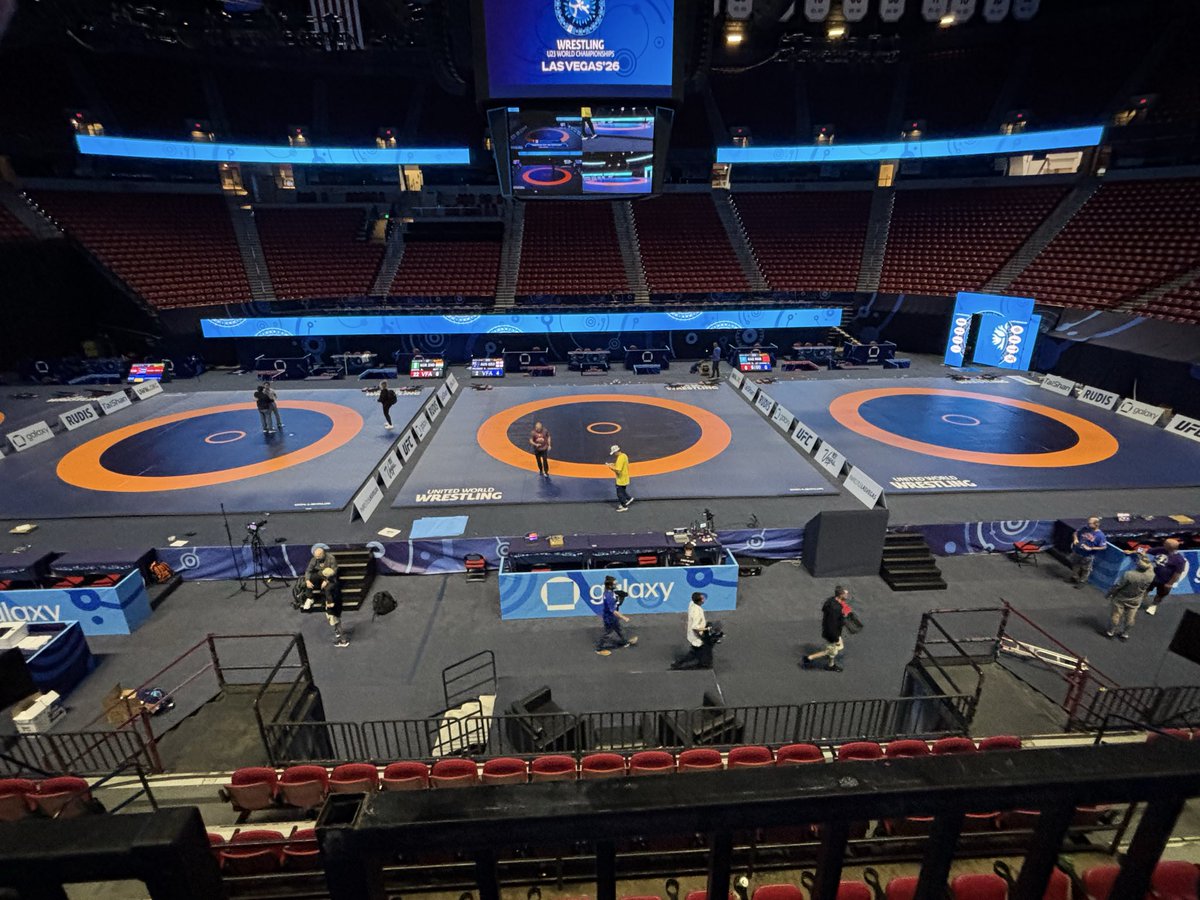 coachECK_wburg's tweet photo. Great 10 days in Vegas. Thanks @USAWrestling for the opportunity. Fun working with this group of awesome coaches/men whose teams we are gonna try to pummel on any given day this winter. 😂…Can’t wait for the 26-27 season to get roll’n! 🤼‍♂️ https://t.co/U99IQCVdKj