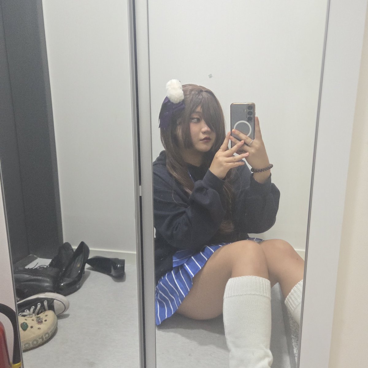 Iron_333's tweet photo. ㅈㅅ 장거울이 없어요 그리고 와이셔츠도 꽉껴서 후드티로......🙇‍♀️🙇‍♀️ https://t.co/gE82QXyQwA
