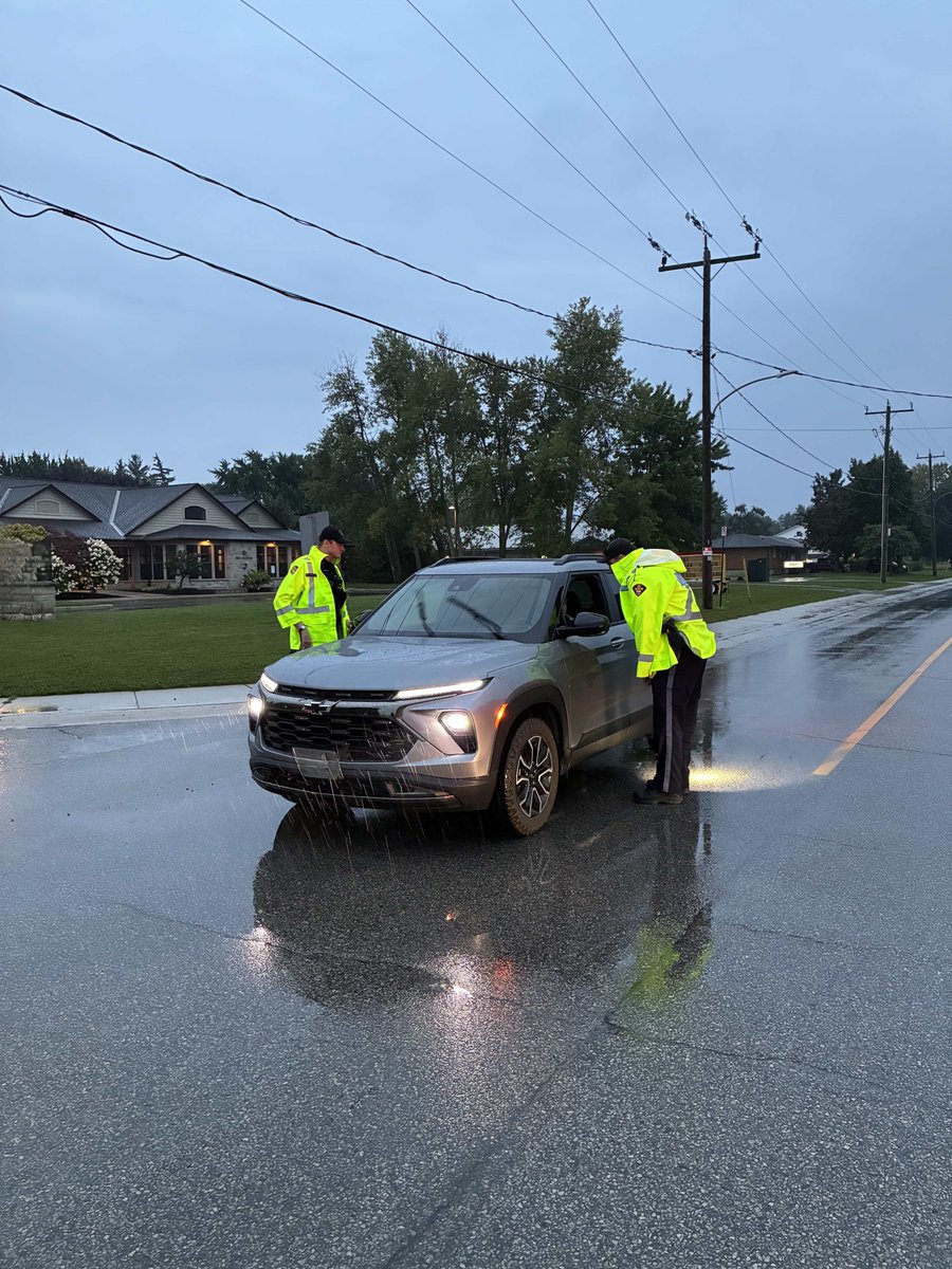 OPP_WR's tweet photo. Throughout the summer and into the fall of 2026 #PerthOPP have increased preventative measures through targeted RIDE programs across the county with the overarching goal of keeping our roadways safe and preventing tragedies before they occur.

This initiative continues for the remainder of October and the OPP is urging the public to drink responsibly and to not get behind the wheel of any vehicle while under the influence of alcohol or drugs.

If you do consume alcohol or drugs, make a plan:
•Arrange a ride with a designated sober driver
•Use a taxi or ride share service
•Stay overnight if possible and available

The Perth County OPP would like to thank the many responsible drivers who choose to drive sober and hold those who don’t accountable by reporting any dangerous or suspicious driving behaviour to police. Your commitment helps keep our roadways safe for everyone to use. ^ep

Tout au long de l’été et jusqu’à l’automne 2026, la #PerthOPP a renforcé ses mesures préventives grâce à des programmes RIDE ciblés dans tout le comté, dans le but premier d’assurer la sécurité routière et de prévenir les tragédies avant qu’elles ne se produisent.

Cette initiative se poursuit jusqu’à la fin du mois d’octobre et la Police provinciale de l’Ontario (OPP) exhorte la population à boire de façon responsable et à ne pas prendre le volant d’un véhicule sous l’influence de l’alcool ou de drogues.

Si vous consommez de l’alcool ou des drogues, prévoyez une solution :

•    Organisez-vous pour qu’un conducteur désigné, sobre, vous ramène
•    Utilisez un taxi ou un service de covoiturage
•    Passez la nuit sur place si possible et si l’option est offerte
La Police provinciale de l’Ontario du comté de Perth tient à remercier les nombreux conducteurs responsables qui choisissent de conduire sobrement et qui tiennent les autres responsables en signalant à la police tout comportement dangereux ou suspect au volant. Votre engagement contribue à assurer la sécurité de nos routes pour tous. ^ep