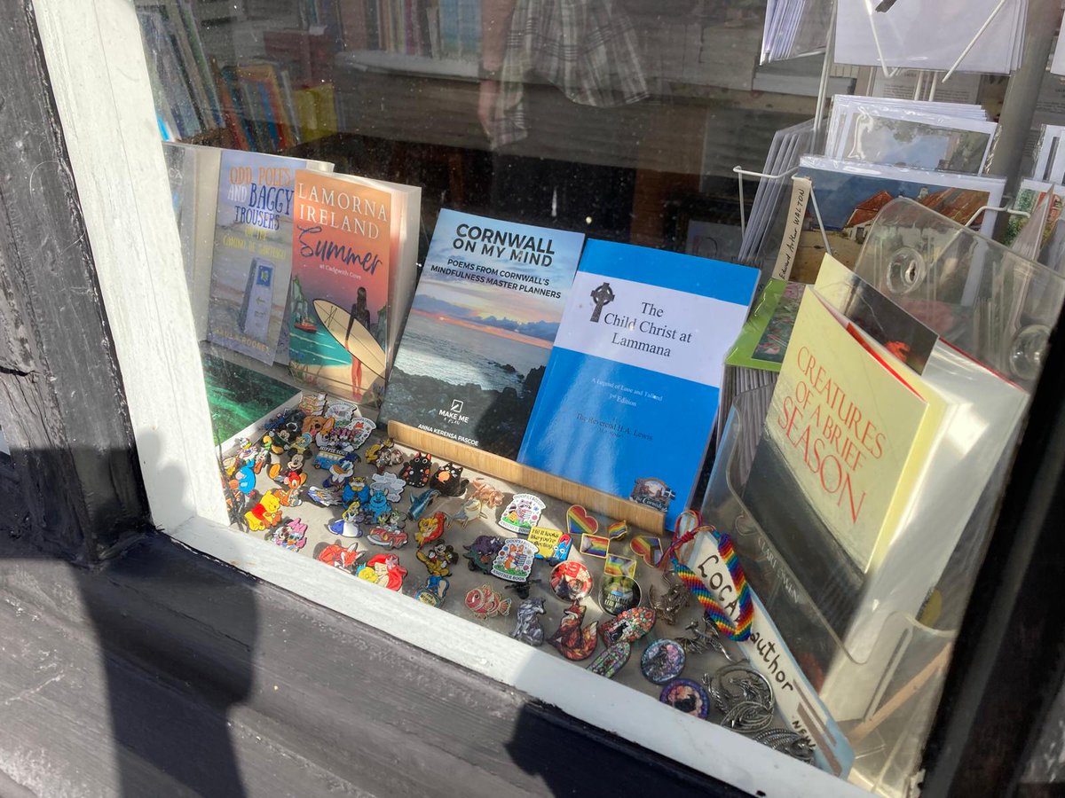 MakeMeAPlan's tweet photo. At the start of the month our Founder and Principal Planner, Anna, was at West Looe Bookshop for a book signing event 📚✒️✍️
She had a wonderful time sharing the poems from Cornwall On My Mind. 
Keep your eyes out on our socials for a competition coming soon!

#MakeMeAPlan #Looe https://t.co/WWnFmW4m2j