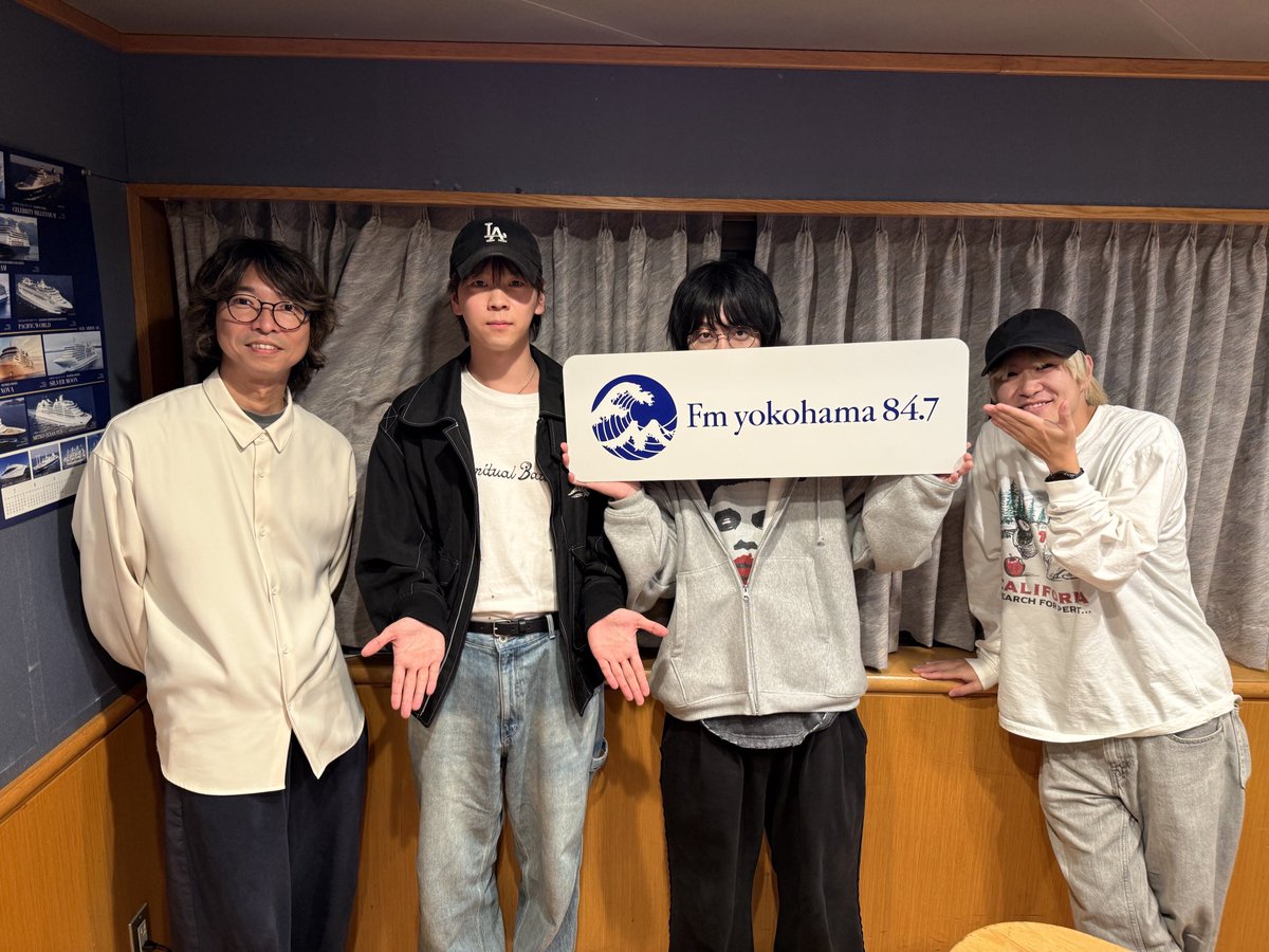 wacci_jp's tweet photo. 【#ワチドア 🚪】

#FMヨコハマ
「#wacci 橋口洋平のドア開けてます！」

今夜は #マルシィ さん( @marcy0910 )
にお越し頂きました📻

🎧OA楽曲
M01 東京ドリーム
M02 ネバーランド / マルシィ
M03 リバイバル feat. asmi
M04 光 / マルシィ
M05 絵空 / マルシィ
M06 人生最終日の僕よ

📻radiko
https://t.co/Xvci0R7wzB

#ワチドア 🚪
#FMヨコハマ