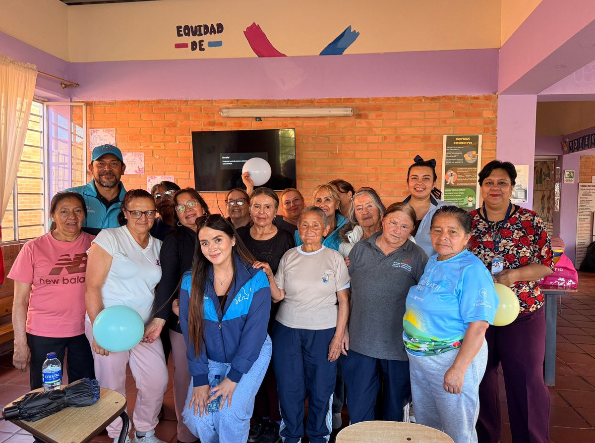 SecGobCundi's tweet photo. 📍Desde El Rosal, #Cundinamarca, junto al equipo psicosocial y jurídico de la @SecGobCundi, desarrollamos nuestros talleres en la Casa de la Mujer, fortaleciendo el conocimiento sobre la violencia intrafamiliar, las rutas de atención y los canales de denuncia. https://t.co/drzTfwDgSl