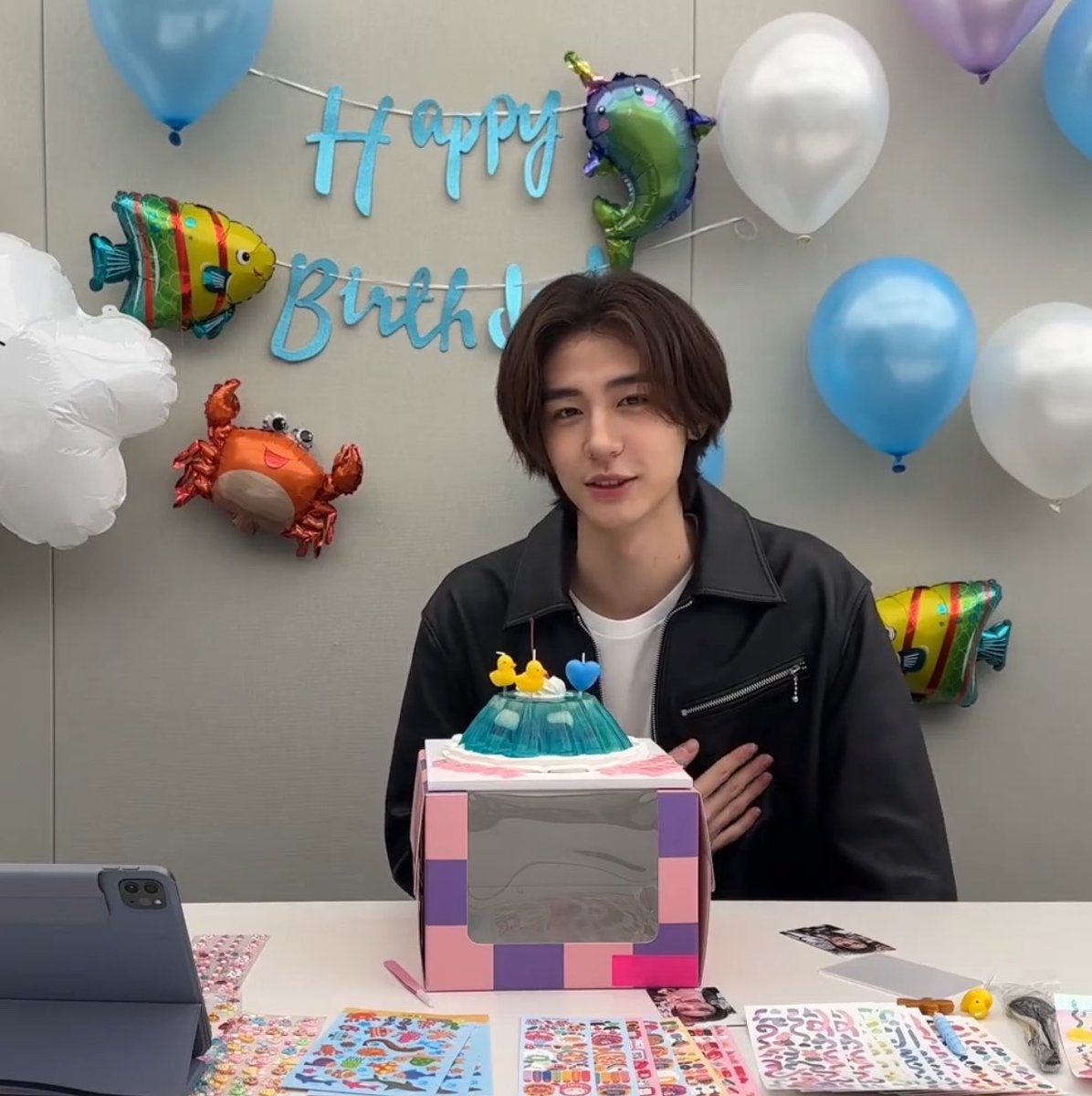 ihanfm's tweet photo. we’ve spent four birthdays of leehanie omg 🙁🙁🙁 https://t.co/ipMAcfLIJC