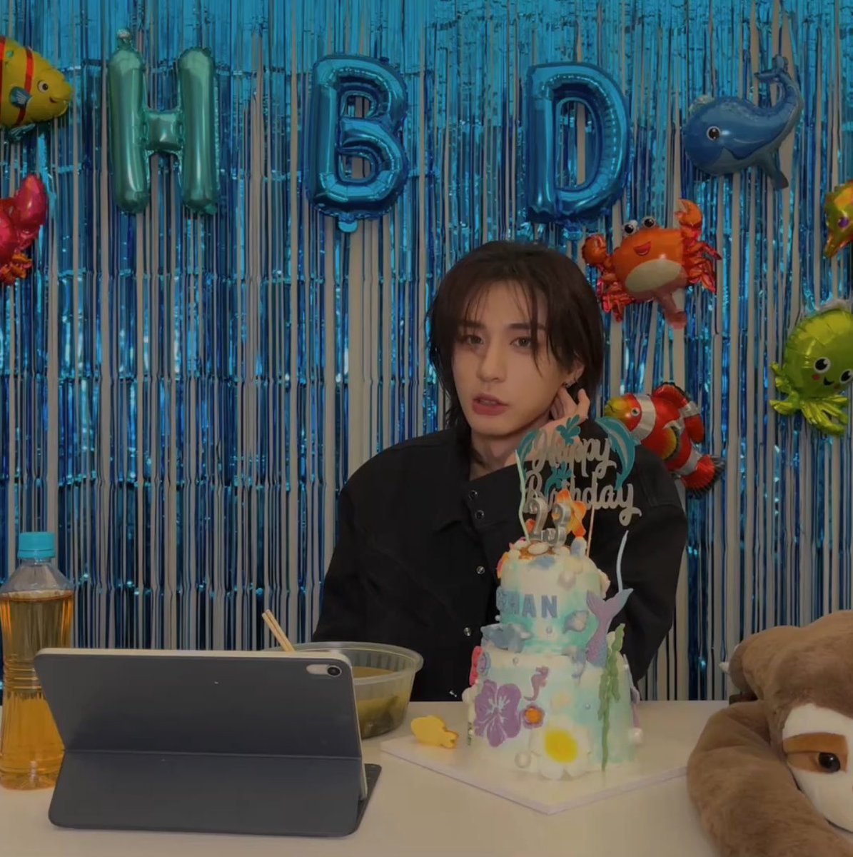 ihanfm's tweet photo. we’ve spent four birthdays of leehanie omg 🙁🙁🙁 https://t.co/ipMAcfLIJC