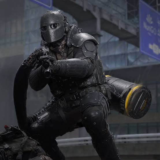 KirokuNara's tweet photo. What’s scarier to see in the role of Juggernaut:
 a HUGE FUCKING MASS OF MUSCLE or a scrawny airsoft fan?
#CallofDutyModernWarfare4 #CallofDuty https://t.co/rFBJ3YgI3P