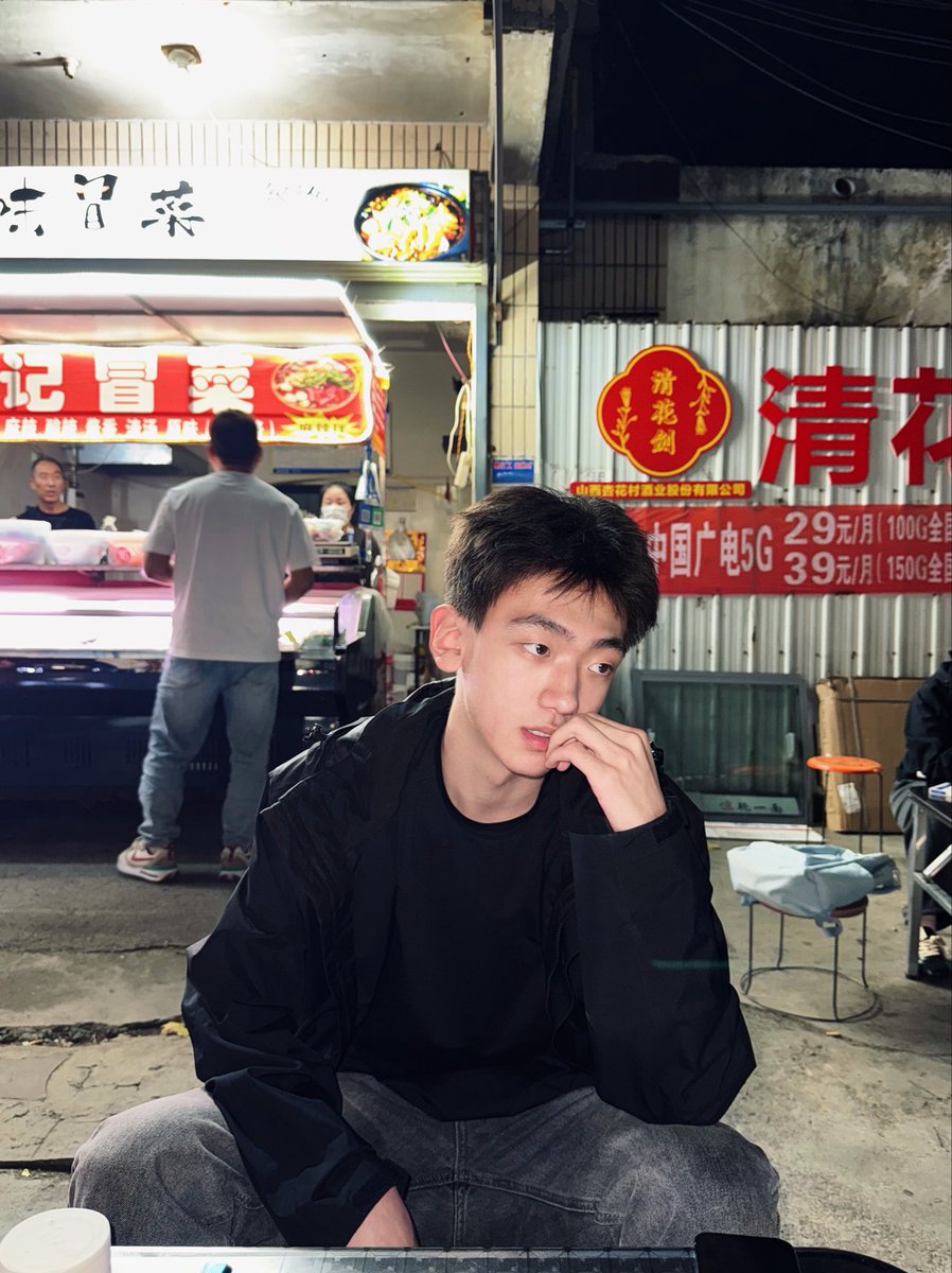 bigh0810's tweet photo. #郑州 #top #bottom https://t.co/jIbx0kJK2h