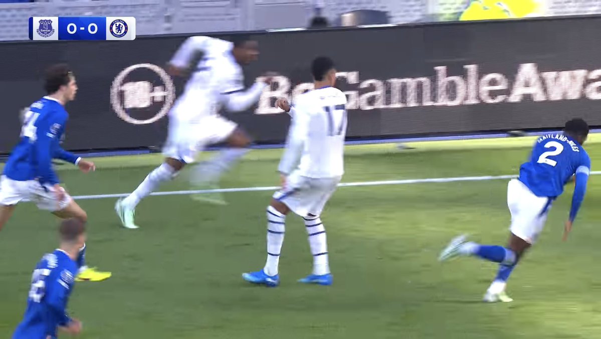 MPAndy's tweet photo. @frankhenshaw @Richlloyd1984 With respect, I think you’re wrong. AMN’s responsibility is the man who has the ball at his feet. The overlapping player is Merlin Rohl’s responsibility, who loses him and leaves AMN chasing back to catch up. Plenty of opportunity for the rest of the back four to defend it too. https://t.co/vyhq8guaMp