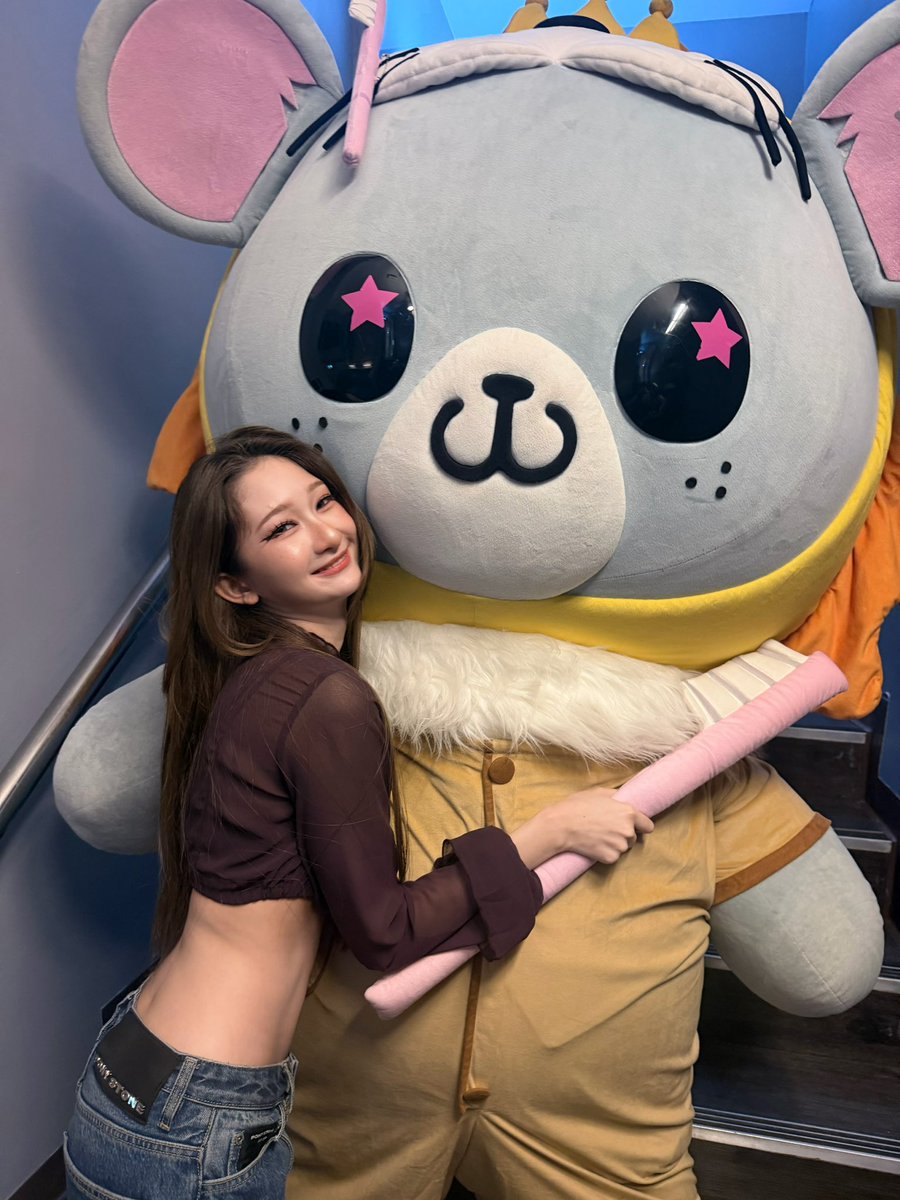 ppreamnicha's tweet photo. 🐭🤍
ดีใจมากๆคั้บจี้ดจี้ด ขอบคุณพี่โฟ้ดที่ให้เฟลิสเป็นส่วนหนึ่งในคอนเสิร์ตใหญ่ครั้งนี้นะคับ🥺 ภูมิใจที่เห็นพี่โฟ้ดโฟ้ดมีฟคที่น่ารักเพิ่มขึ้นทุกวันนน เห็นพี่เก่งขึ้นในทุกๆสเตจ สุดยอดมนุษย์จริงๆครับ🫡 ยินดีที่ได้เป็นส่วนหนึ่งในโชว์ครั้งนี้คับ 🫶🏻

#FourthConcertD3 https://t.co/gnxS5sWzpE