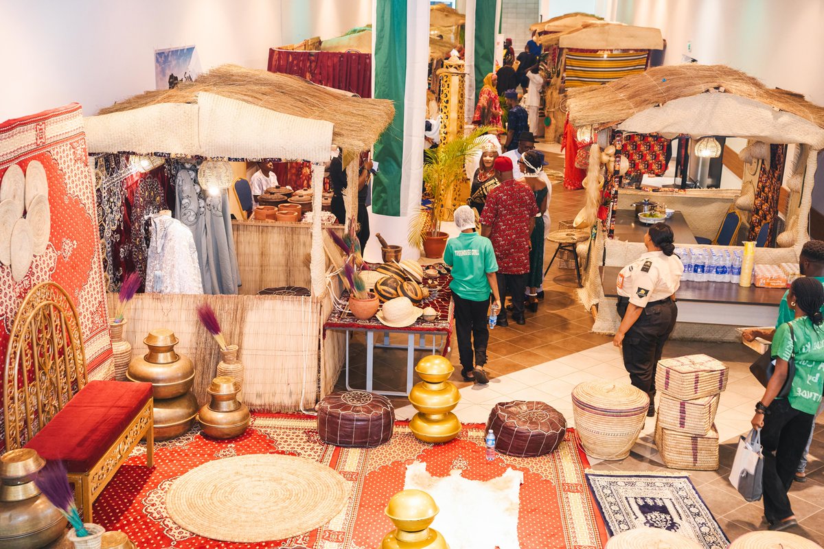 D1zmediaNigeria's tweet photo. As part of customer service week at PTDF, Cultural Day celebrated Nigeria's rich heritage, diversity, reinforcing the values of mutual respect and meaningful connections that drive service excellence.
#PTDF #CustomerServiceweek #culturalDay #unityinDiversity #serviceExcellence https://t.co/wINpRamSTv