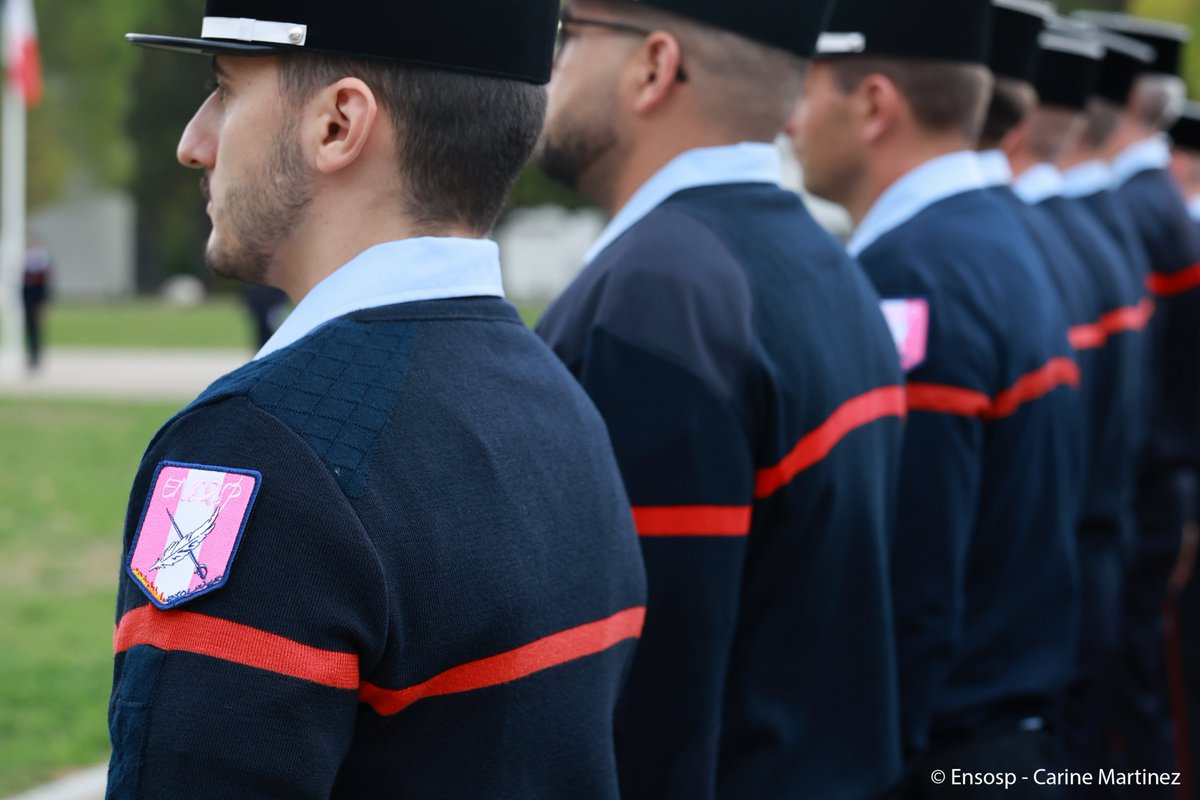 ENSOSP's tweet photo. 🇫🇷 Cérémonie des couleurs : le service public au cœur de notre engagement

Le chef du département des formations de l’Ensosp a consacré son allocution à une notion fondamentale : le service public. https://t.co/D9JNN3Uyjd
