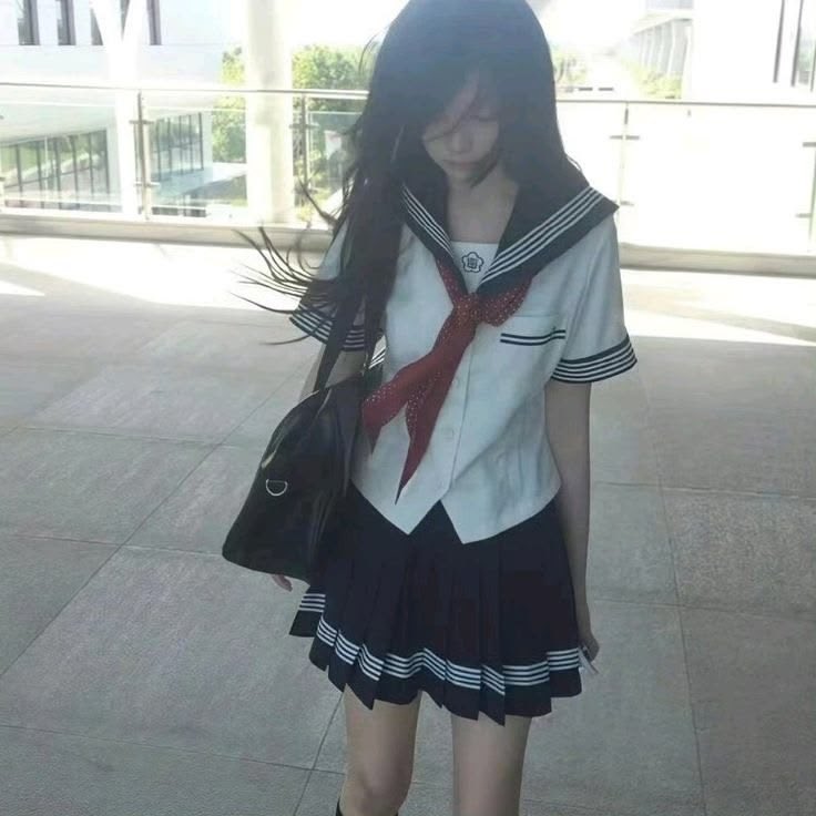 lucidparasite_'s tweet photo. daily spo 🤍 less than two weeks until halloween, how bad do you really want it? https://t.co/maIwO3K2Jq