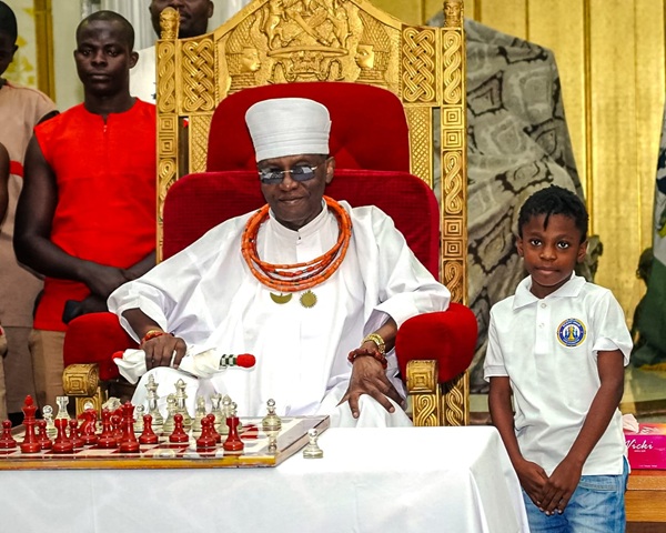 Otowngist's tweet photo. Oba Ewuare II pledges to support 8-year-old chess prodigy Emmanuella Omoragbon’s education and development.

https://t.co/enQLaIrZlE

#Benin #Chess #EdoState #YouthDevelopment #EwuareII

 What can more support achieve? https://t.co/Ipc12OZmsr