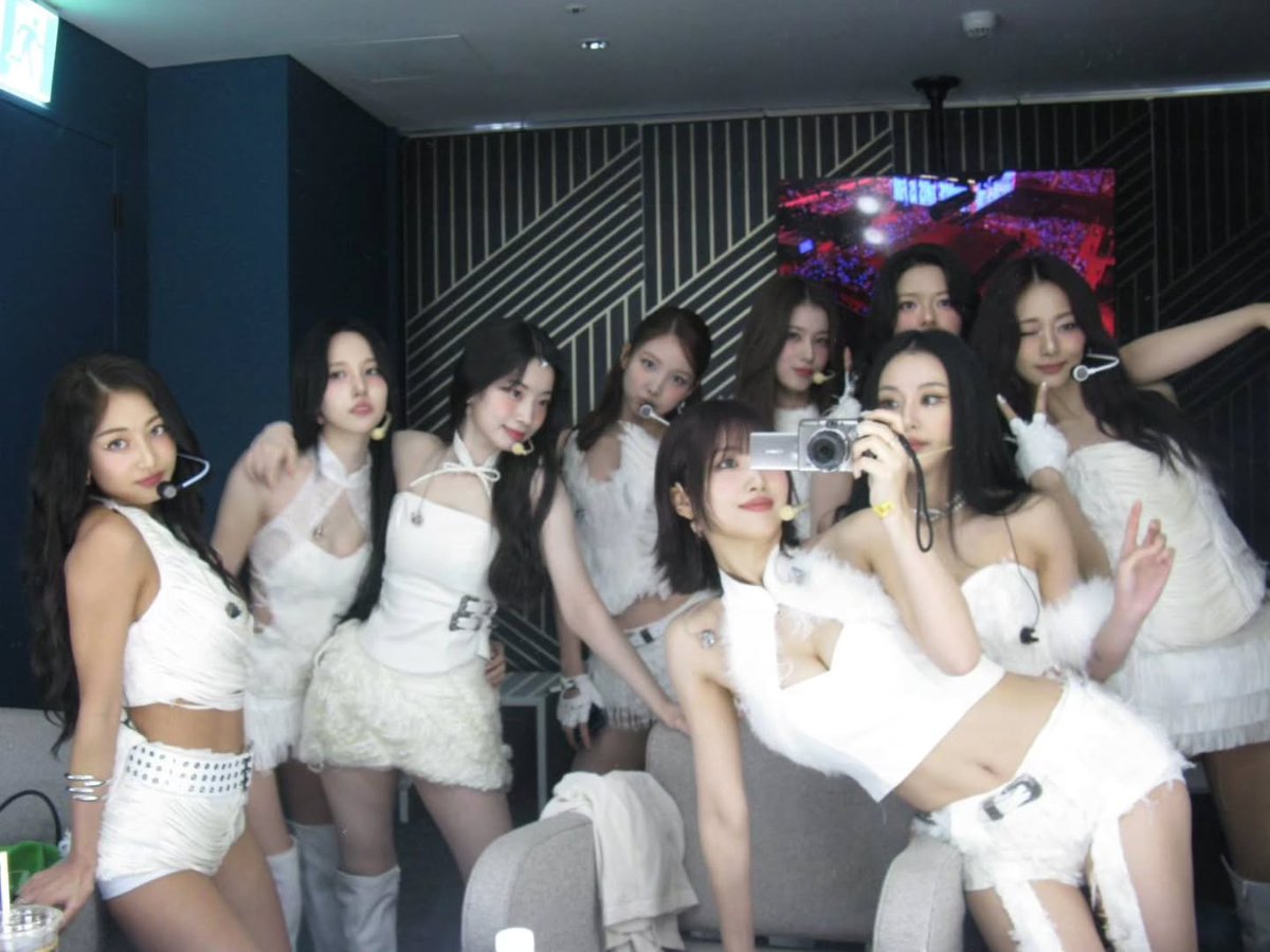 godmitzu's tweet photo. Happy 11th anniversary to our precious TWICE. Thank you all nine members for always being TWICE. Let's stay together for many years to come. 🥹 https://t.co/SbfNxAV5yl