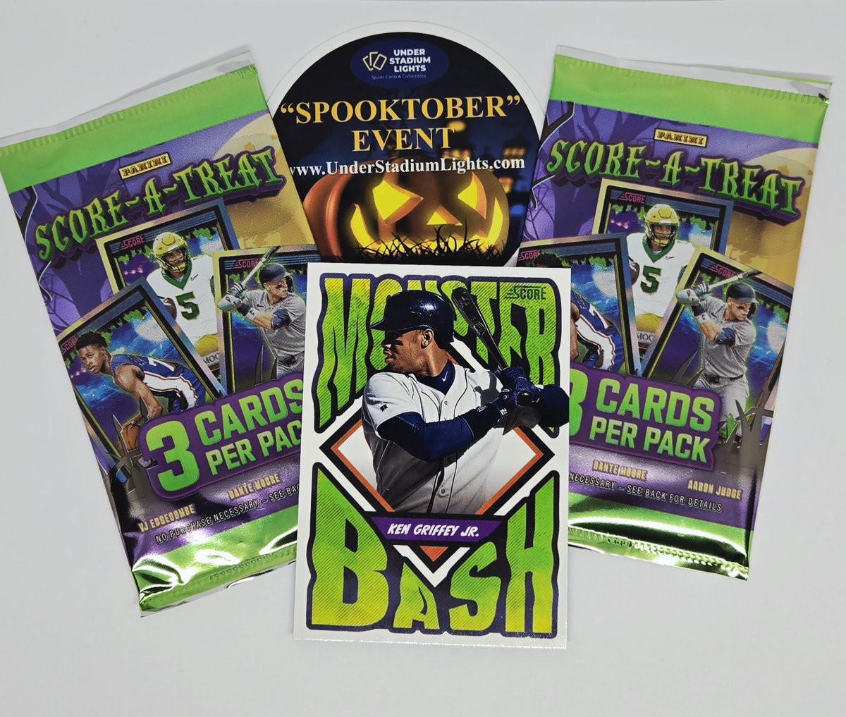 StadiumLites's tweet photo. Kickin' the weekend off with another #Spooktober giveaway!🎃

To enter to win these Score-A-Treat packs + the Monster Bash Griffey Jr card:
1⃣ Follow @StadiumLites
2⃣ Repost + Like
3⃣ Reply with one of your favorite Halloween themed sports cards (any sport/era).

🤘😎🏈⚾️ https://t.co/jN5hR9KaxH