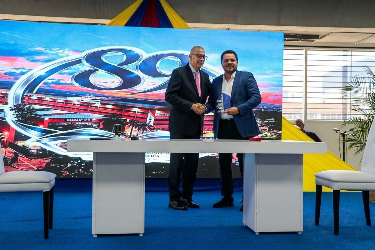BancoexVE's tweet photo. #EsNoticia📌|| Bancoex y la ENAHP firman convenio marco para impulsar el crecimiento profesional de sus trabajadores https://t.co/JP0YozKRqM https://t.co/dEZ9o1ojQu
