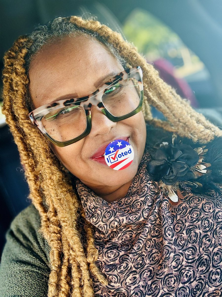 evadcoleman's tweet photo. March on in and let your #Vote speak. #YourVoteIsYourVoice Early voting runs through Oct. 30. Election Day is Nov. 3. #ProducedByEva #Empower08TX #AKA1908 https://t.co/c9UR6wEAmg