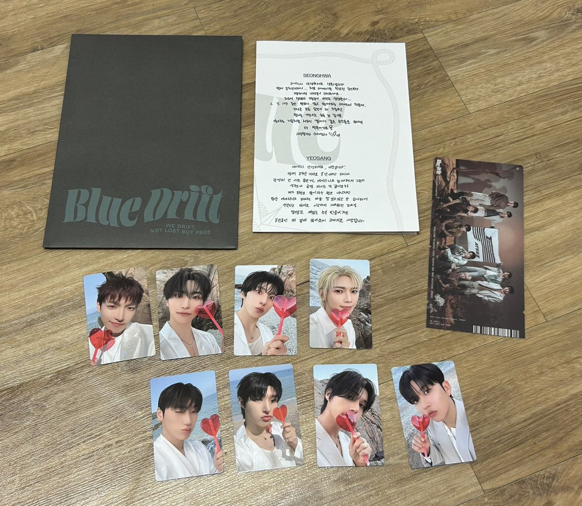 star_rats1234's tweet photo. ATEEZ 8th Anniversary Exhibition : BLUE DRIFT 에이티즈 8주년 전시회 팝업 
웰컴키트 입장 포카 양도

1set = 1.7
총 2set ⭕️

반택 0.2 &amp; 일택 0.4

https://t.co/8wOhaWhbq6

홍중 성화 윤호 여상 산 민기 우영 종호 hongjoong seonghwa yunho yeosang san mingi wooyoung jongho wts 교환 https://t.co/JQ1fUKle35