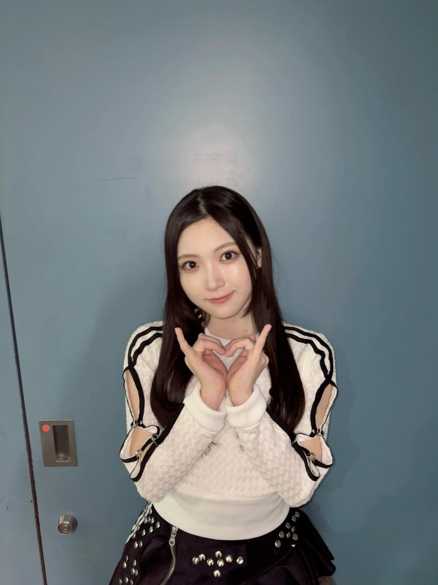 mksou2525's tweet photo. 愛季ちゃんインスタ更新&amp;CDTVライブ！ライブ！ フルサイズ初披露おつかれさま〜！！！
レイヤーを生かしたストレート愛季ちゃん可愛すぎる🥰🫶✨
#あいりぐらむ #谷口愛季 https://t.co/srPWDvzBg1