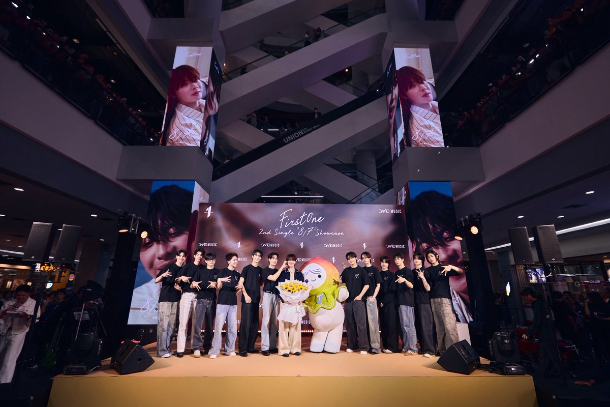 DomundiTV's tweet photo. จบลงไปแล้วสำหรับงาน FirstOne 2nd Single “8/7” Showcase 🎤✨

ขอขอบคุณแฟน ๆ ทุกคนที่มาเจอกัน และมาร่วมสร้างความทรงจำสุดพิเศษในวันนี้ไปด้วยกันกับ “เฟิร์สวัน” @firstone_wnk นะคะ 🥰

และขอขอบคุณแฟน ๆ ที่คอยสนับสนุนและส่งกำลังใจให้ “เฟิร์สวัน” ในงาน FirstOne 2nd Single “8/7” Showcase ด้วยนะคะ 🫶🏻

#FirstOne2ndShowcaseDay