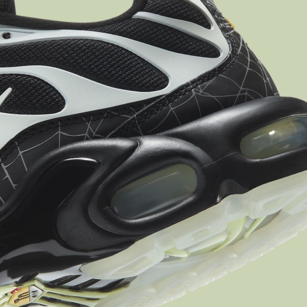 JustFreshKicks's tweet photo. Nike Air Max Plus "Spider Web" Returns This Week 🔋🕷️

Details: https://t.co/kGZHmRs7Ec https://t.co/XKdJoOFNsU