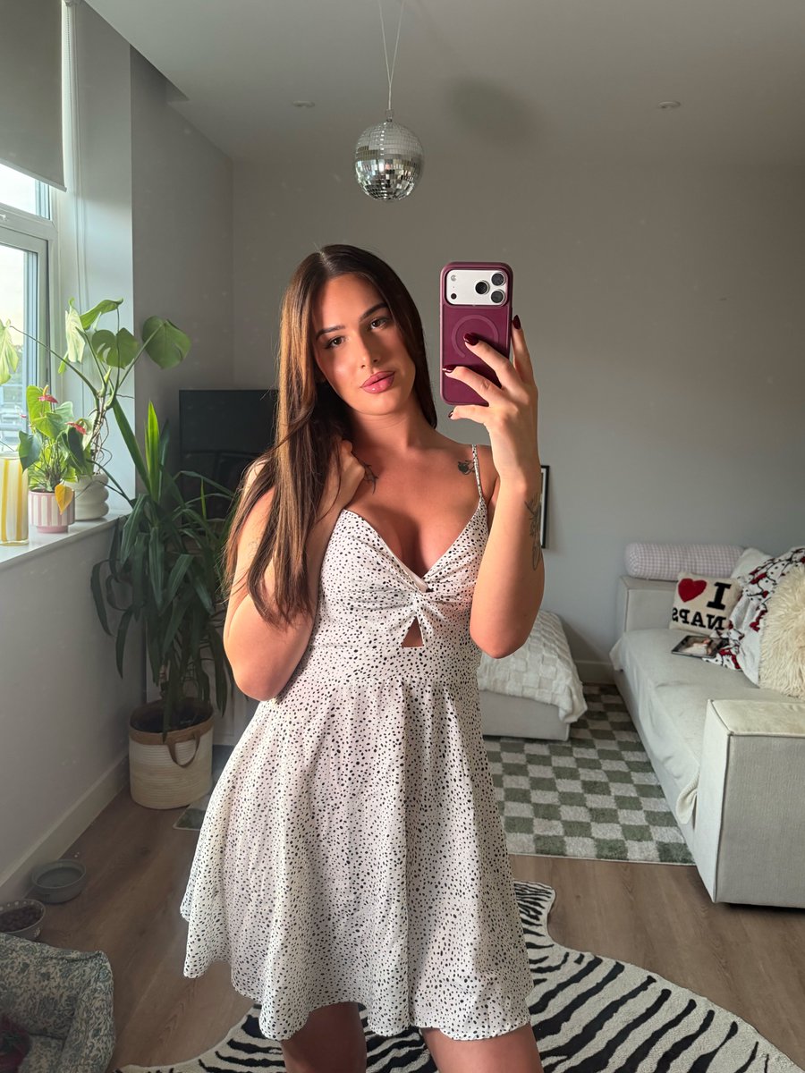 ItsTheEdenn's tweet photo. Summer dresses always give me the ultimate gender euphoria https://t.co/p9QjvZULH0