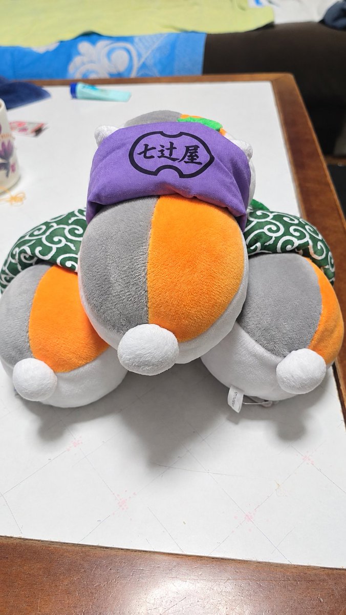 zigemon1971's tweet photo. 大吉さんで買った風呂敷はいろんなニャンコ先生にも合う😁　いろいろ着けて楽しめます😃

七辻屋はイメージで😅 https://t.co/V5zVWeW4CZ
