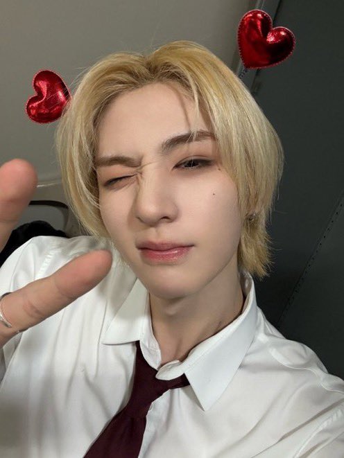 t24cnqpcs7's tweet photo. #2026MAMAVOTE #BOYNEXTDOOR 
이한이 생일 축하하는 사람 RT하세요💗 https://t.co/FsT9PWJrk8